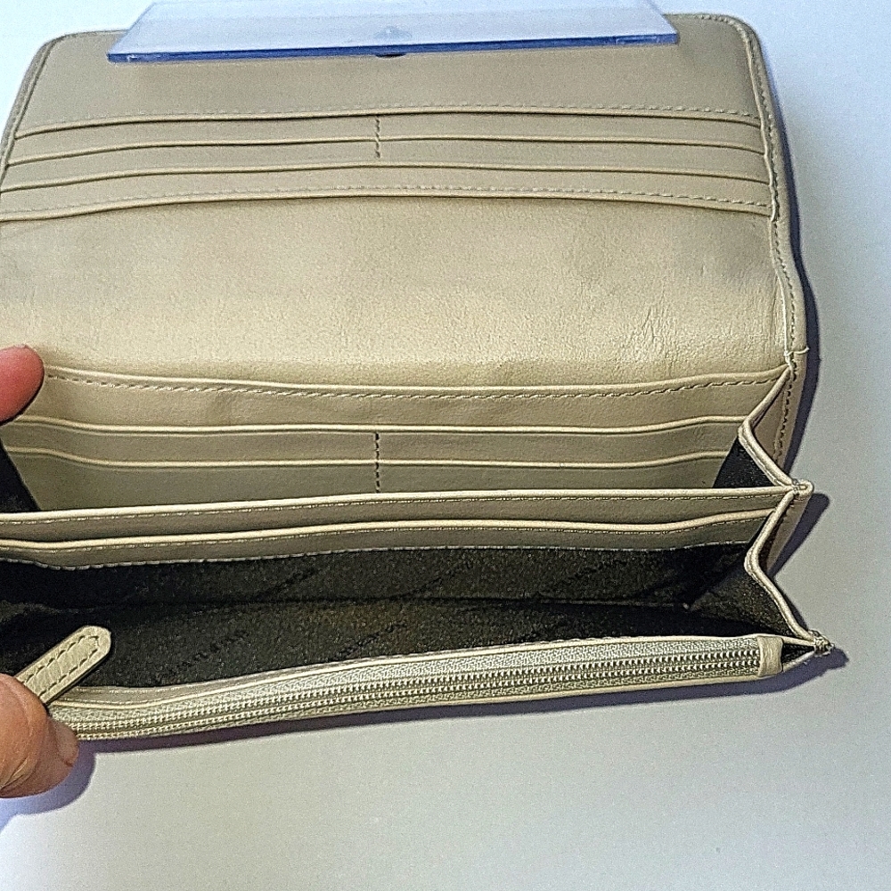 BURBERRY Smoked Check Continental Wallet - Picture 5 of 9